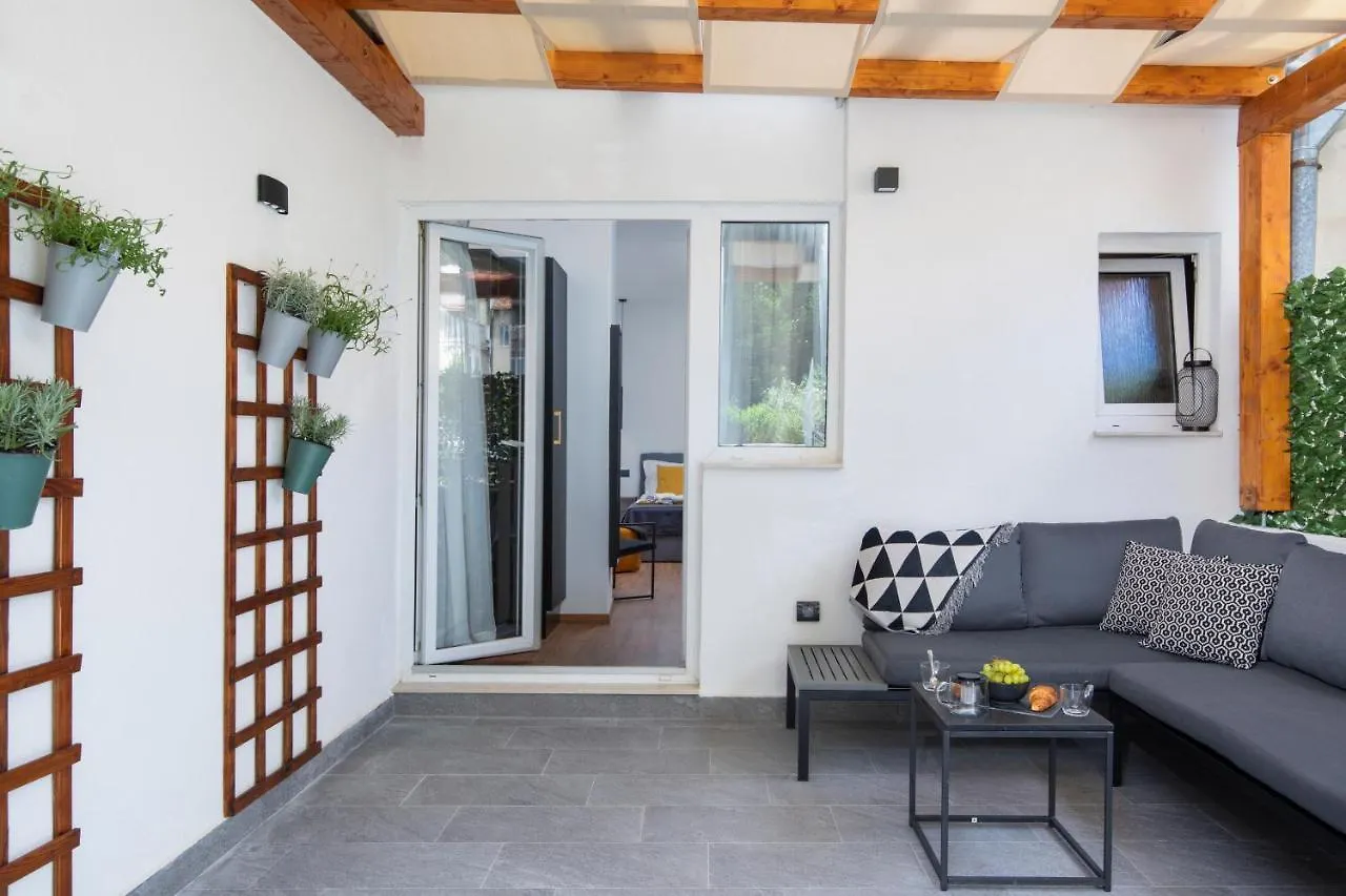 Deluxe Rooms And Apartments Korzo Pola