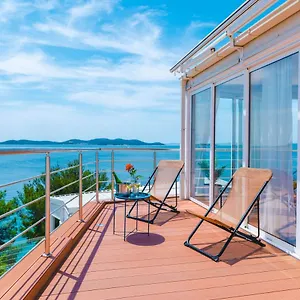 https://dolce-vita-drage.hotelinzadar.com